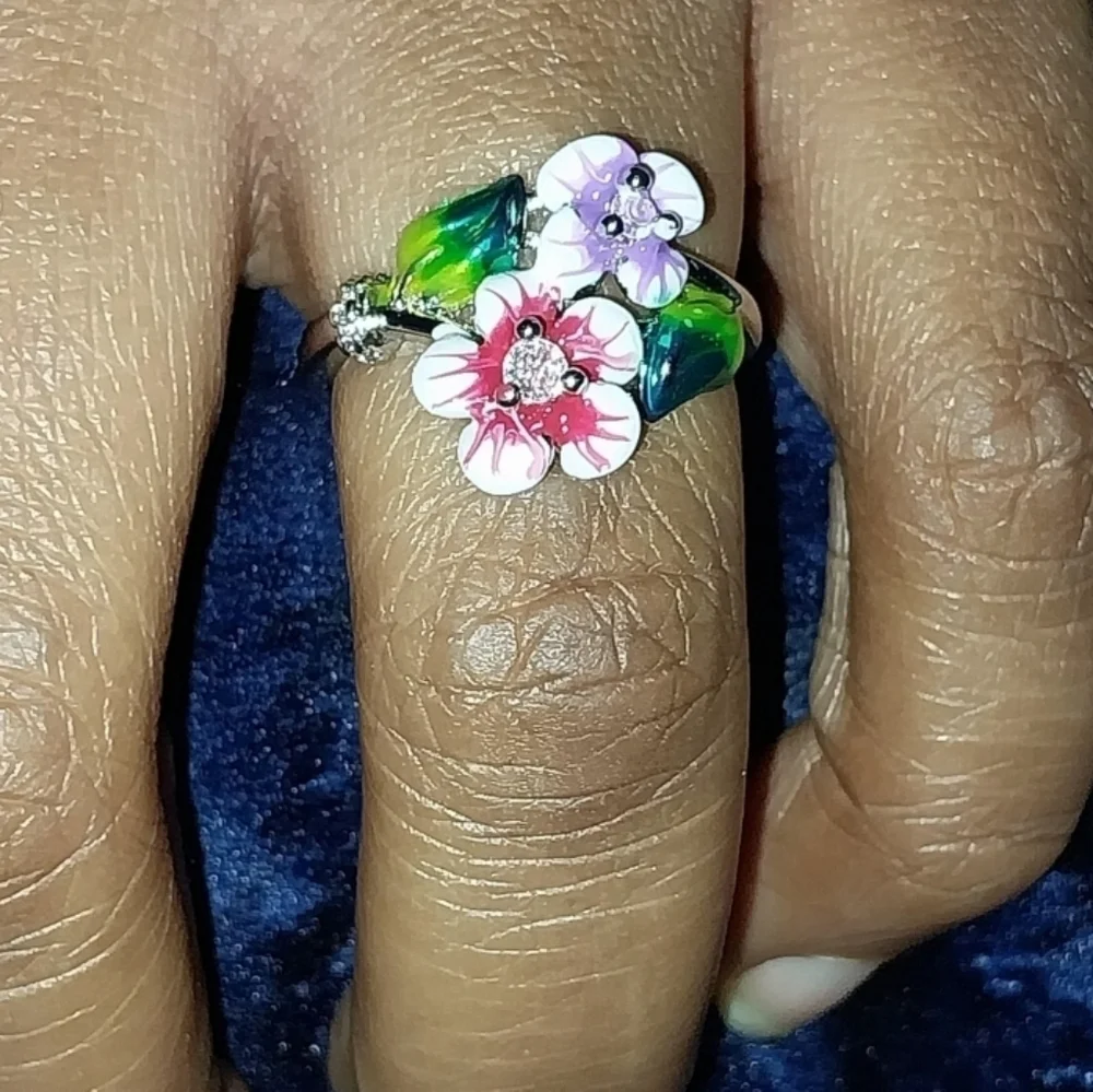 Ladies Elegant S925 Silver Floral Ring